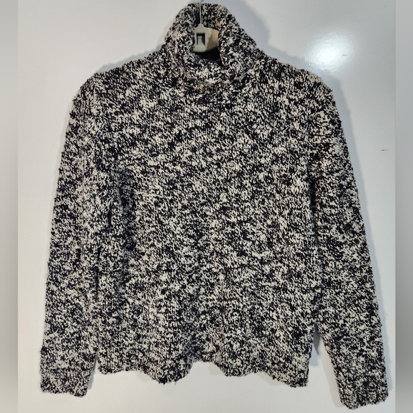 Ann Taylor Sweaters - ANN TAYLOR Black and White Sweater, Size Med